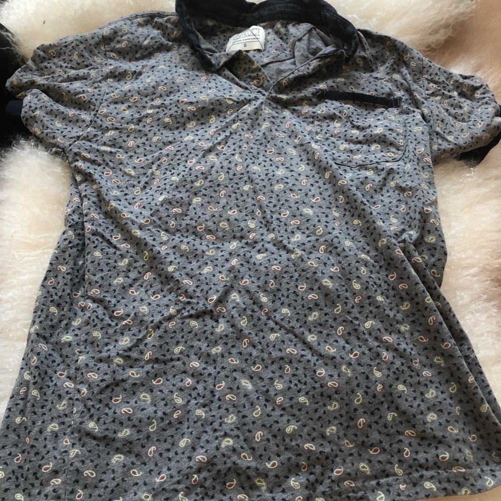 GC men’s DSIRUCT paisley pattern Polo in size XS!